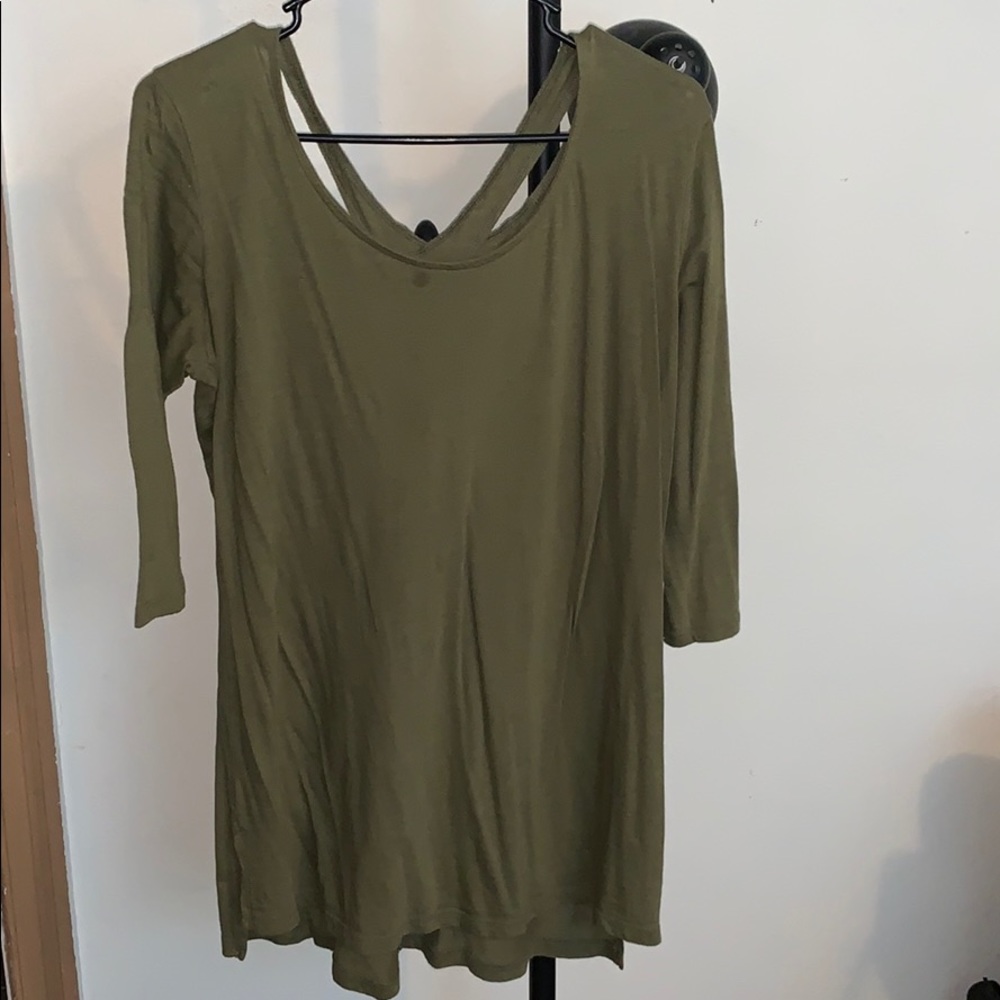 Green, quarter sleeved shirt